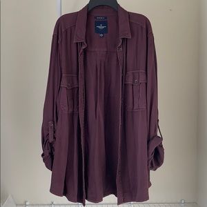 AMERICAN EAGLE- BOYFRIEND FIT BUTTON DOWN